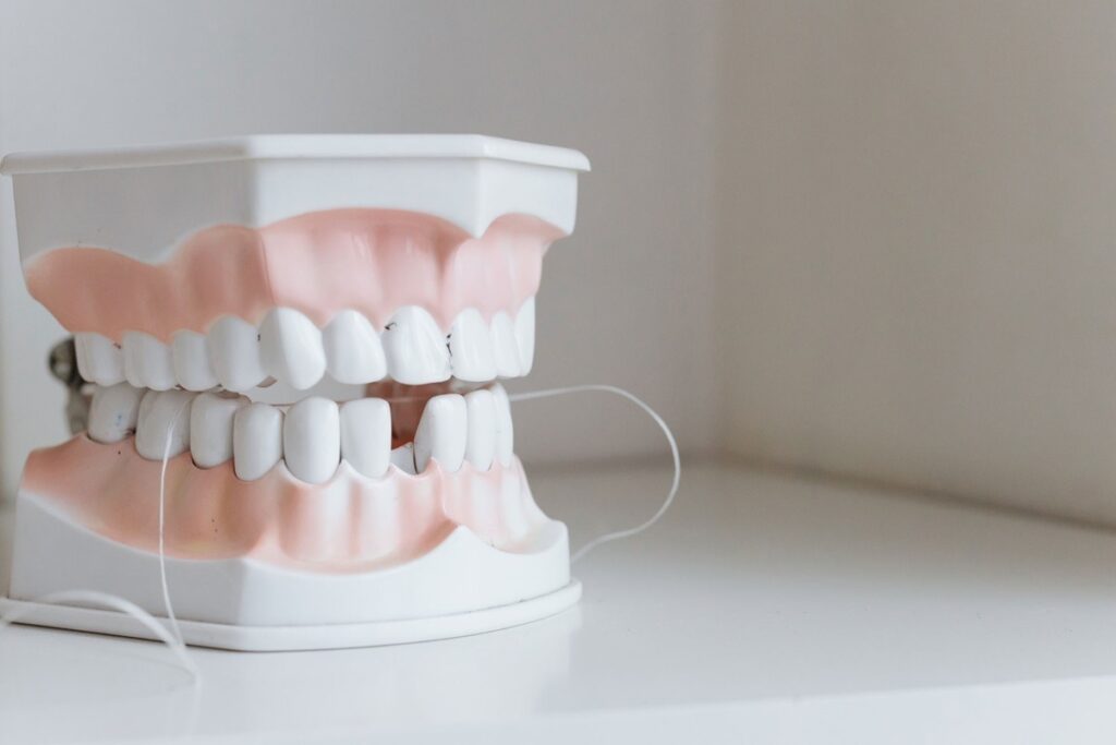 modern cosmetic dentures enhancing smiles